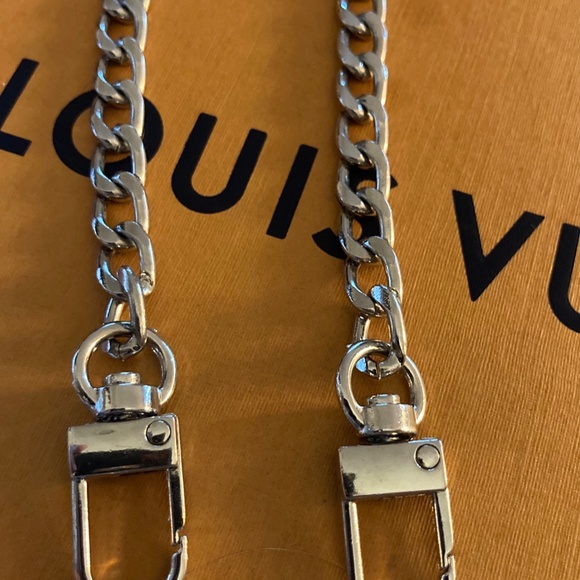 COPY - Louis Vuitton Brass Padlock on Cuban Link Chain - Picture 3 of 5